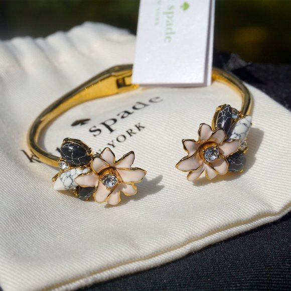 Kate Spade ♤ 'Glossy Petals' Jewelry Set - Picture 7 of 11